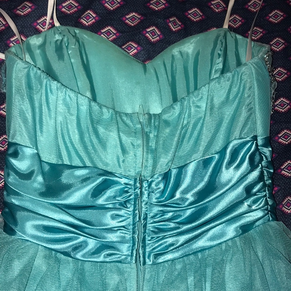 Dress - Picture 3 of 4